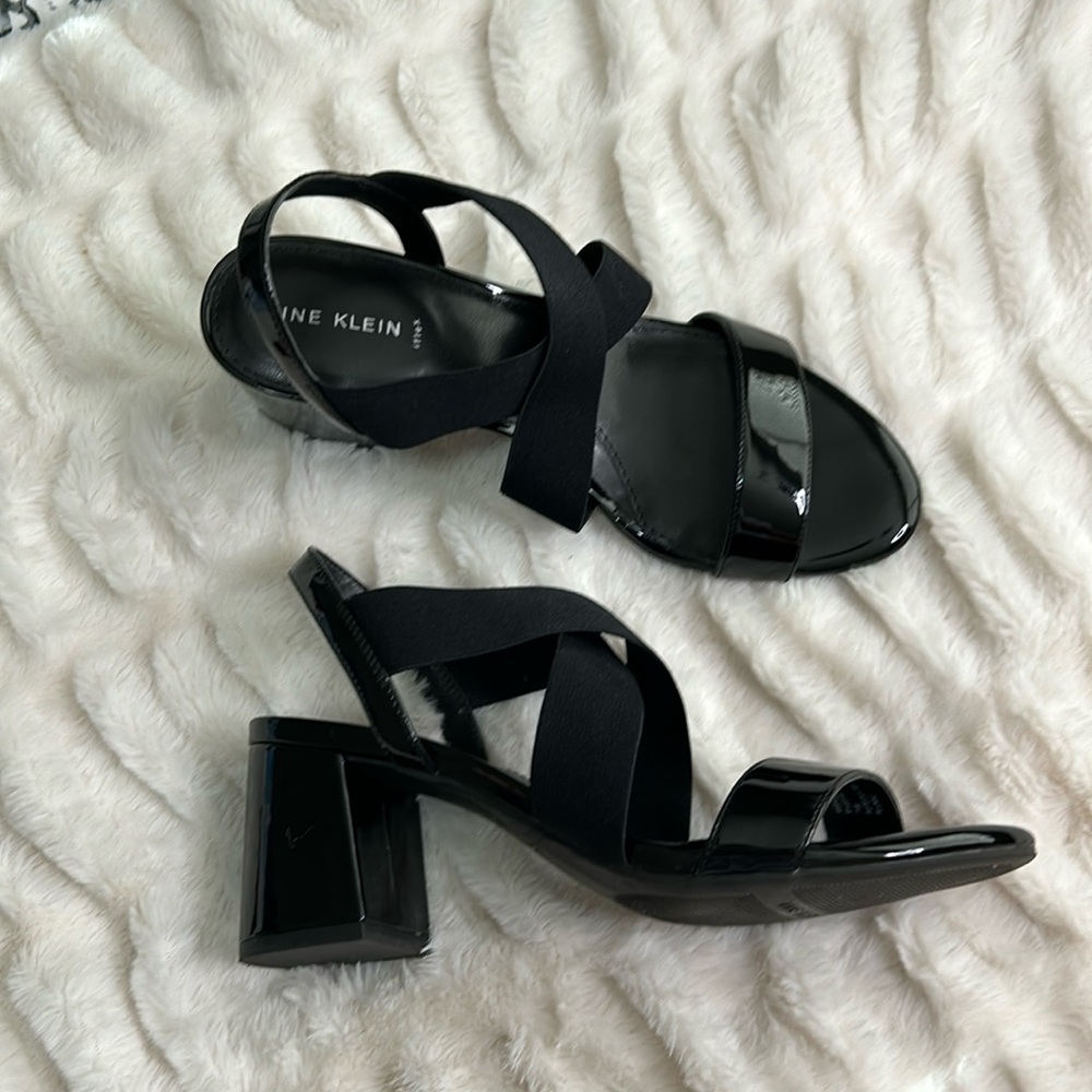 EUC Anne Klein iflex block heel sandals